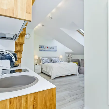 Hotel Harbor Black Pearl