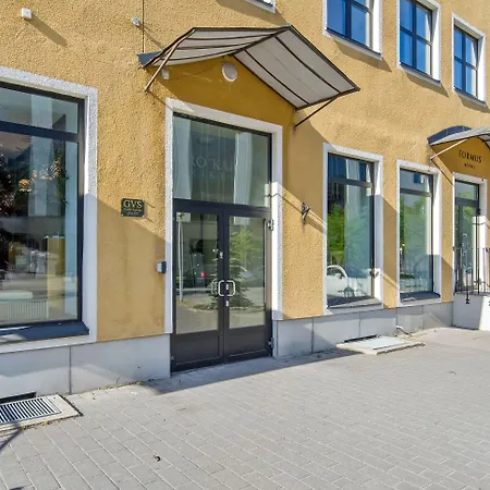 Hotel Harbor Black Pearl